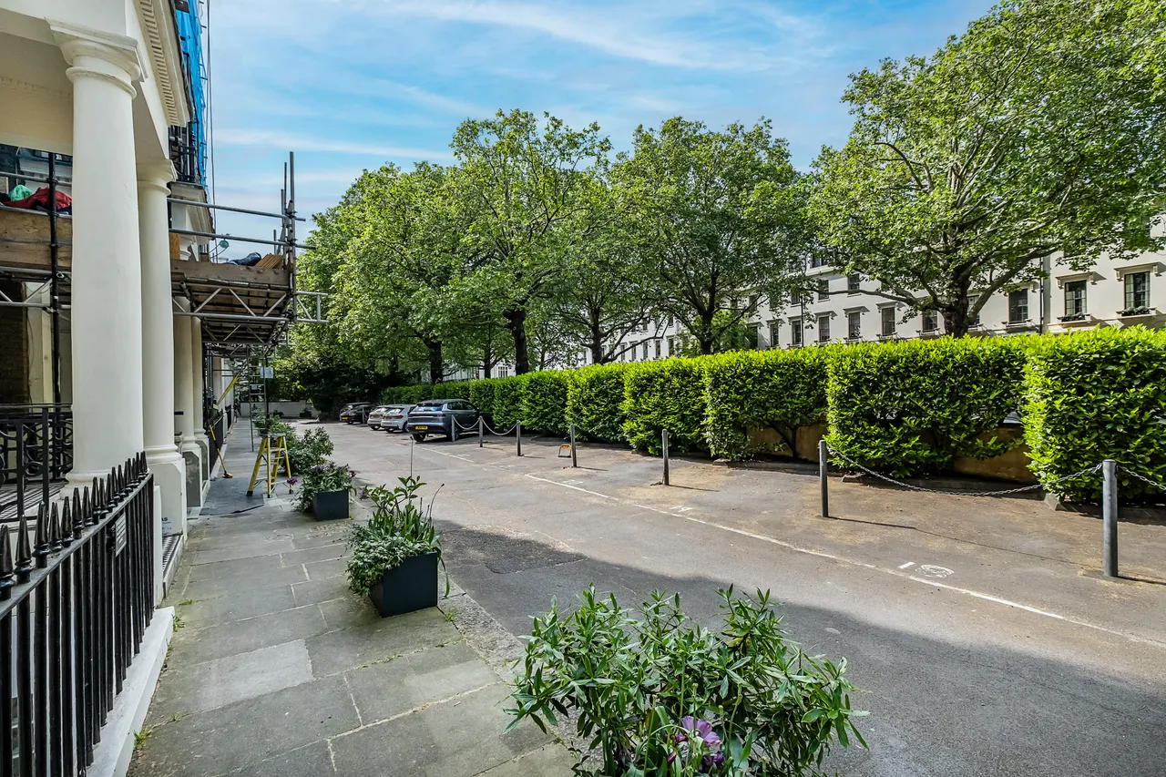 Holland Park Avenue, London, W11, photo 3