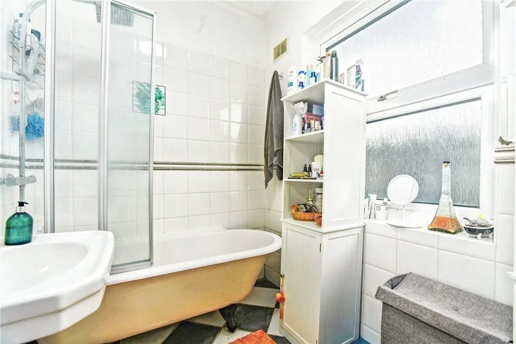 Norbury Crescent, London, SW16, photo 11