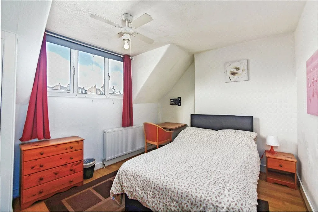 Norbury Crescent, London, SW16, photo 13