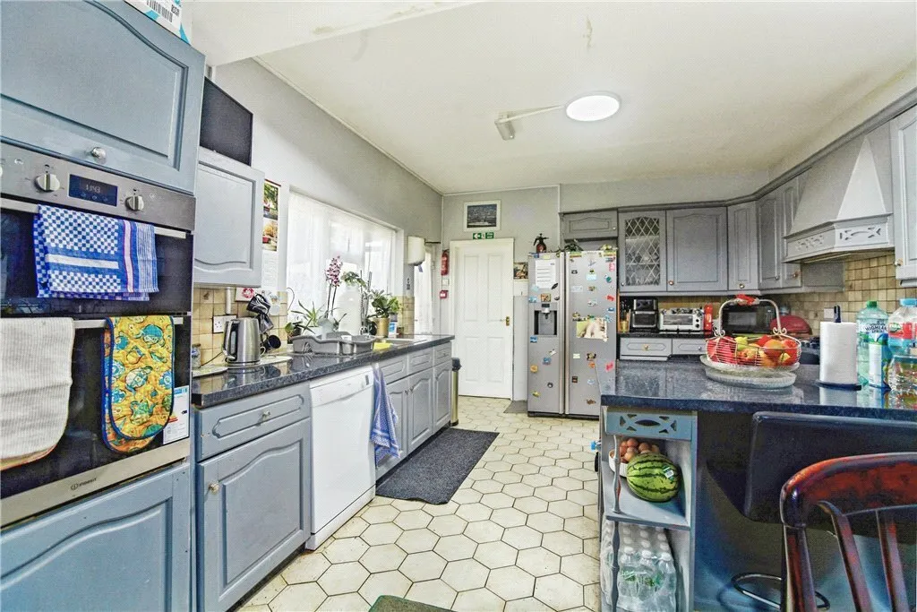 Norbury Crescent, London, SW16, photo 6