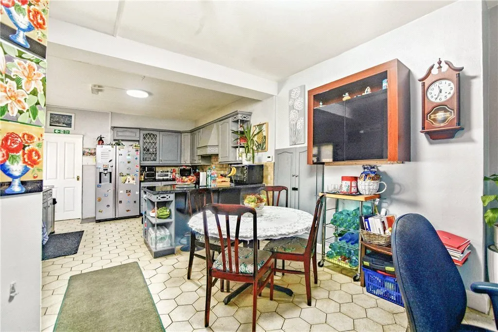 Norbury Crescent, London, SW16, photo 4