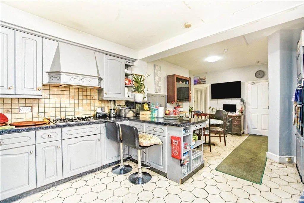 Norbury Crescent, London, SW16, photo 5