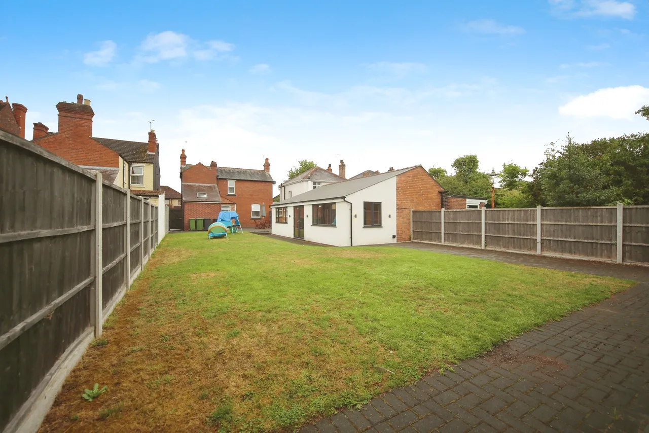 Neville Avenue, Kidderminster, DY11, photo 2