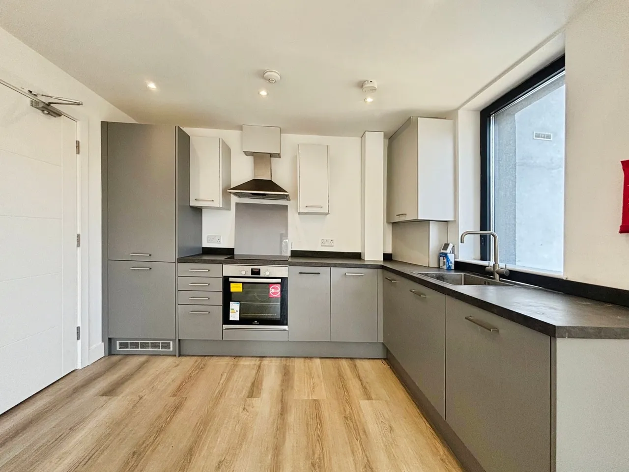 Farnborough Road, Farnborough, Hampshire, GU14 7HN, photo 10