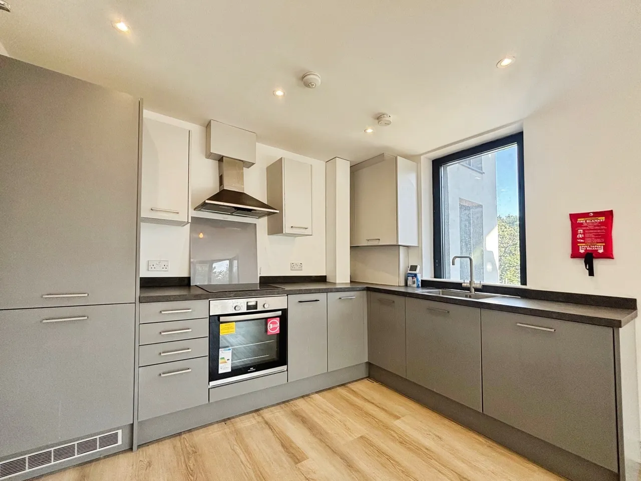 1 bed flat to rent — Farnborough Road, Farnborough, Hampshire, GU14 7HN