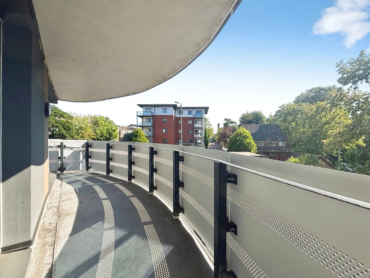 Farnborough Road, Farnborough, Hampshire, GU14 7HN, photo 5