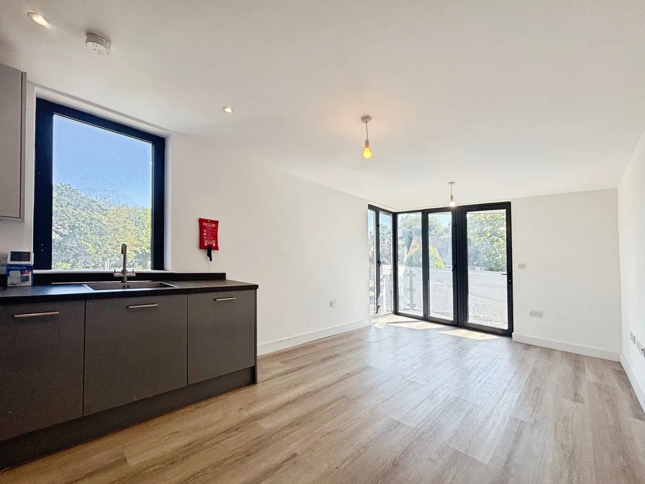 Farnborough Road, Farnborough, Hampshire, GU14 7HN, photo 6