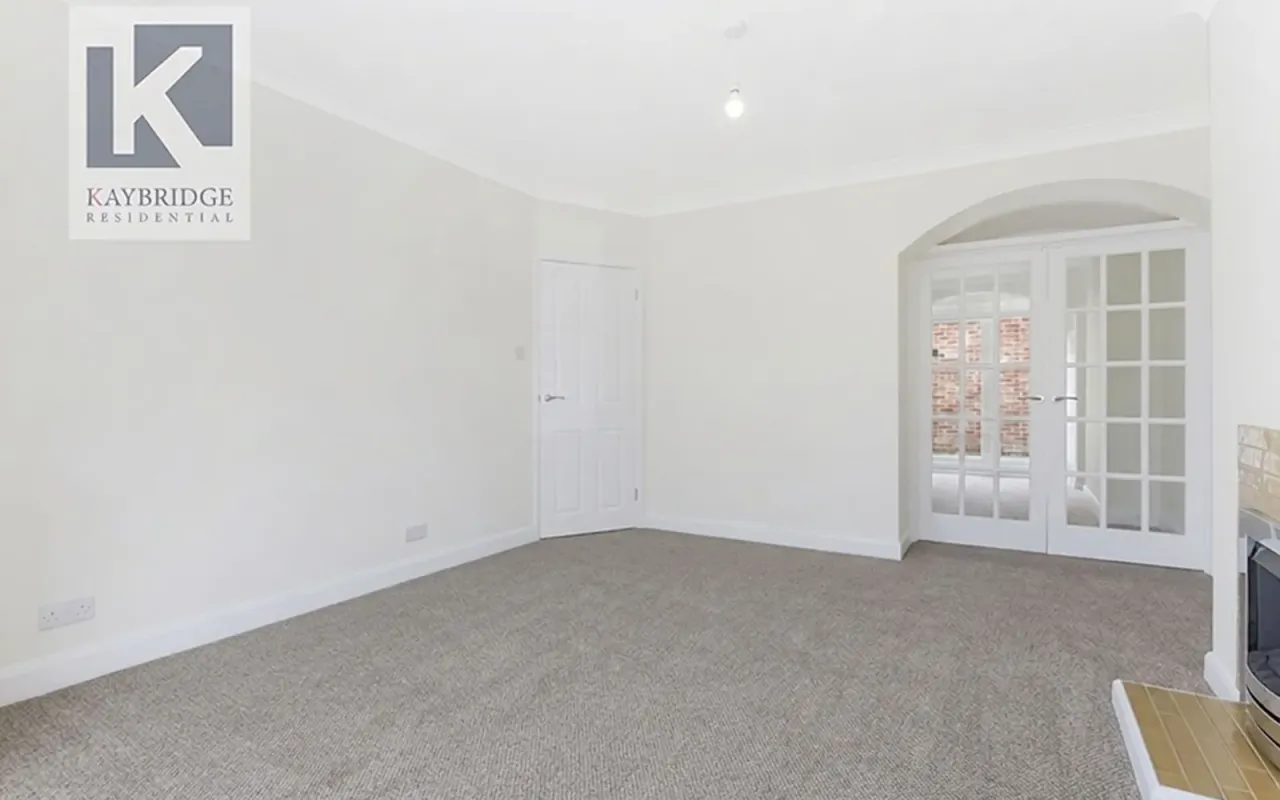 Briarwood Road, Epsom, KT17, photo 4
