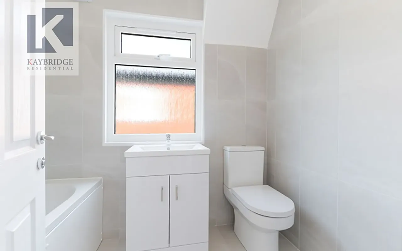 Briarwood Road, Epsom, KT17, photo 11