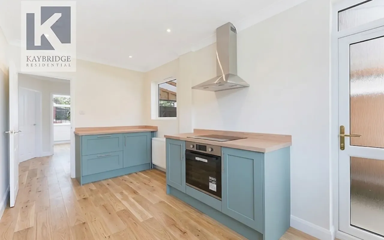 Briarwood Road, Epsom, KT17, photo 6