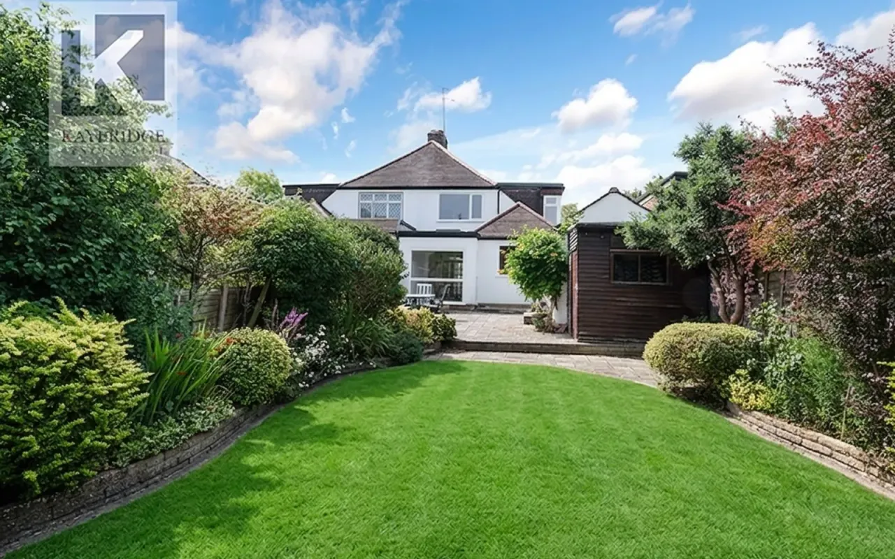 Briarwood Road, Epsom, KT17, photo 14