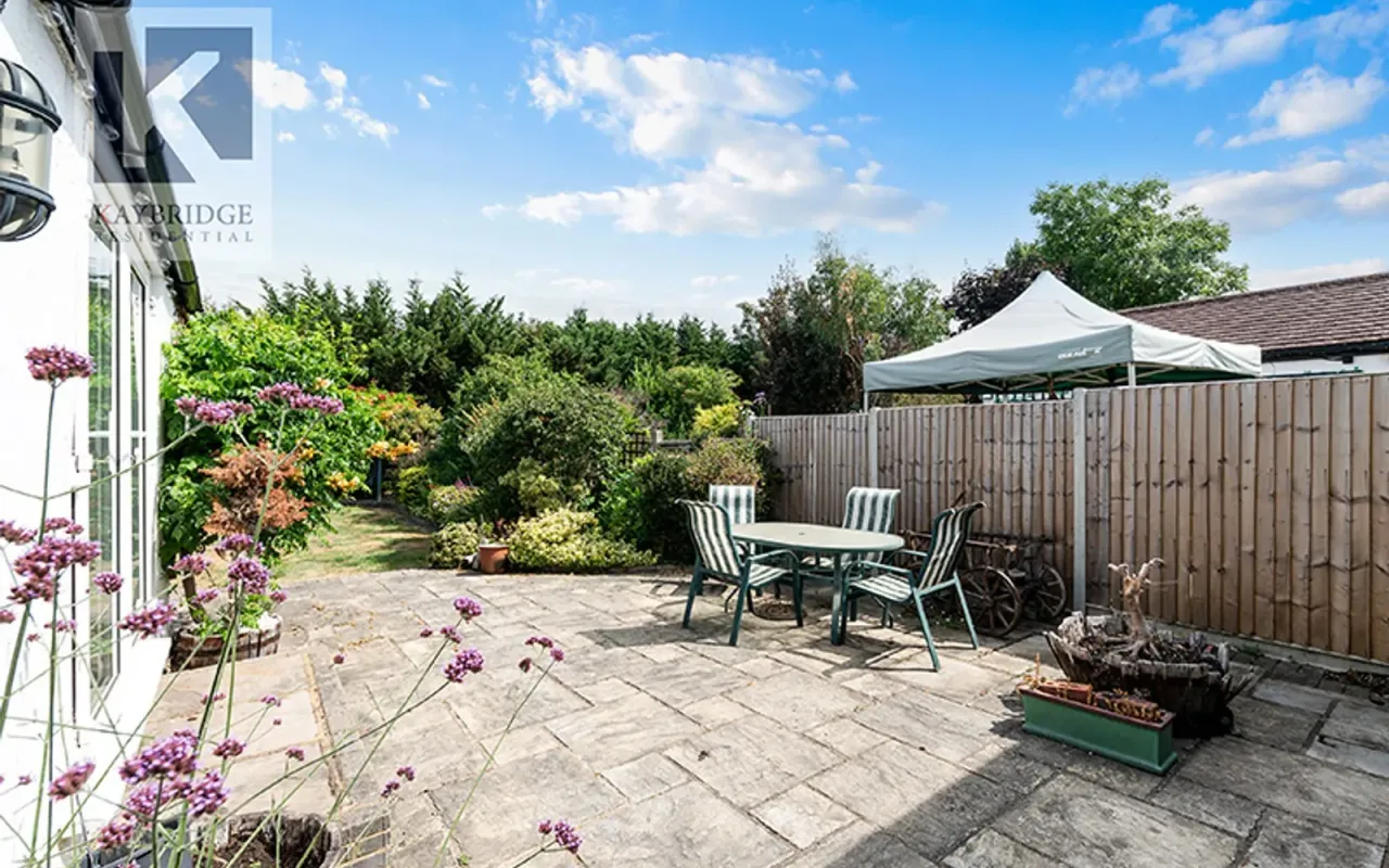 Briarwood Road, Epsom, KT17, photo 13