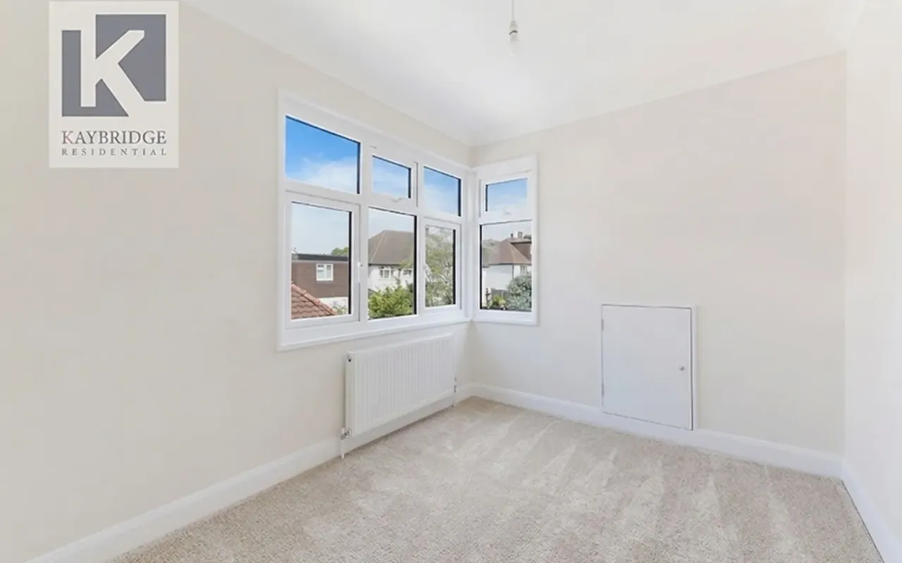 Briarwood Road, Epsom, KT17, photo 9