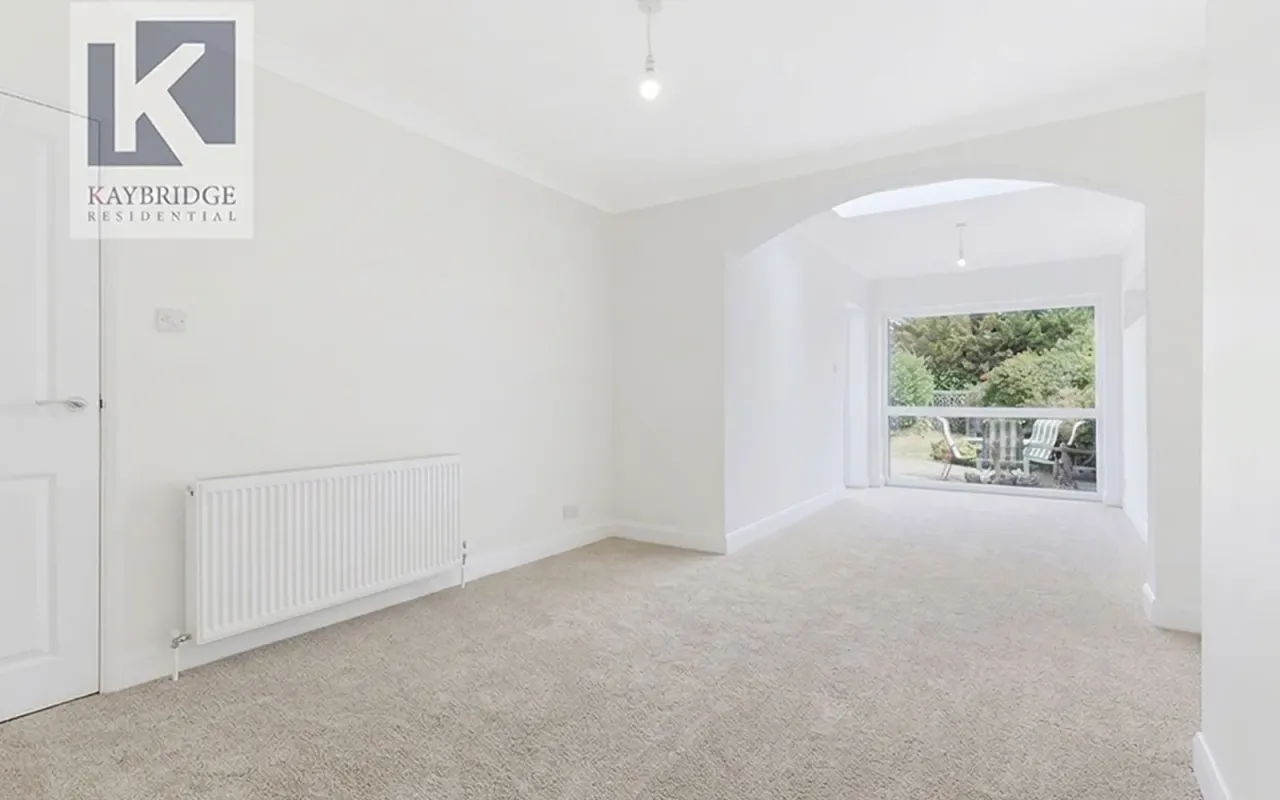 Briarwood Road, Epsom, KT17, photo 3