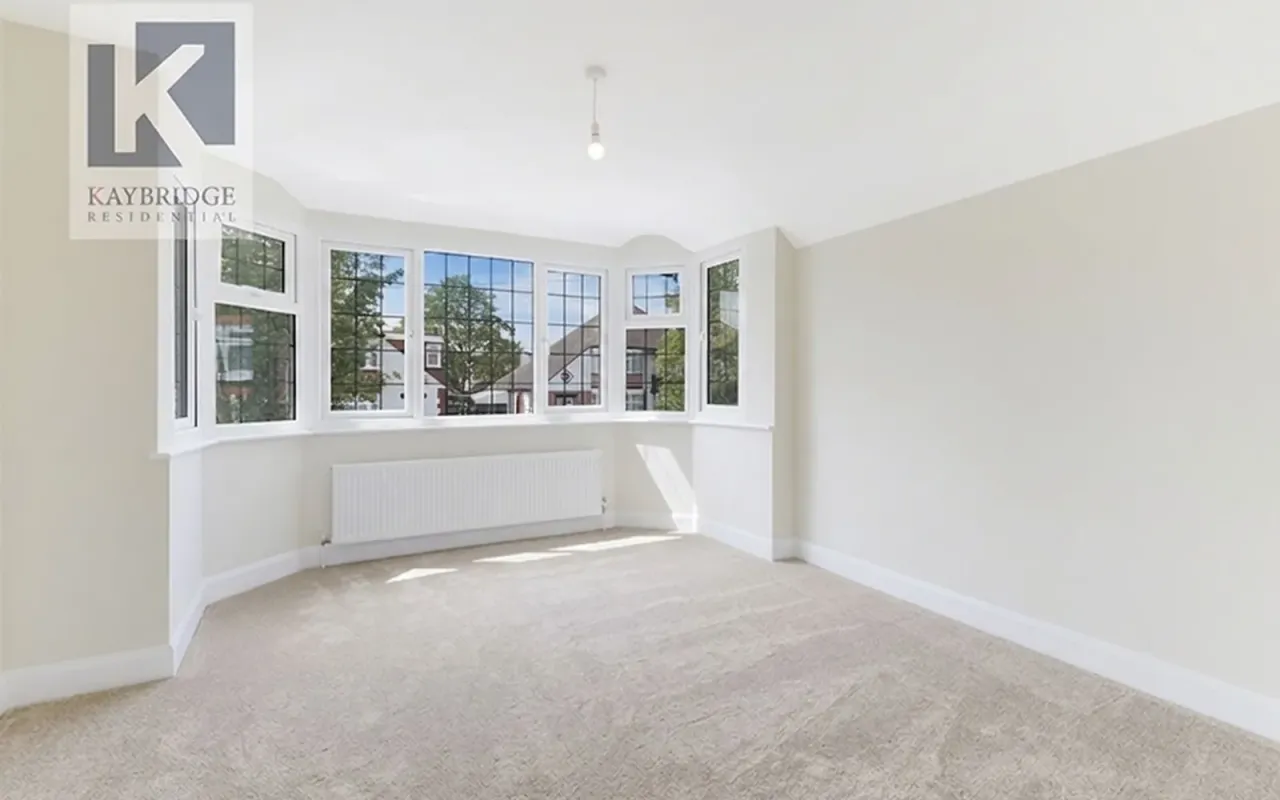 Briarwood Road, Epsom, KT17, photo 8