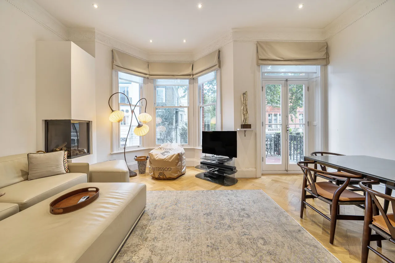 38B Ashburn Place, London, photo 2