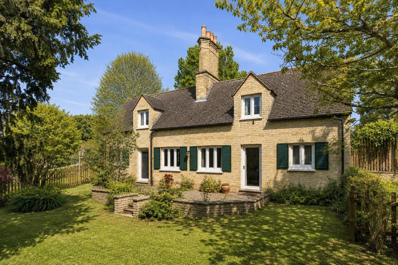 4 bed property for sale, Church Lane, Madingley, CB23