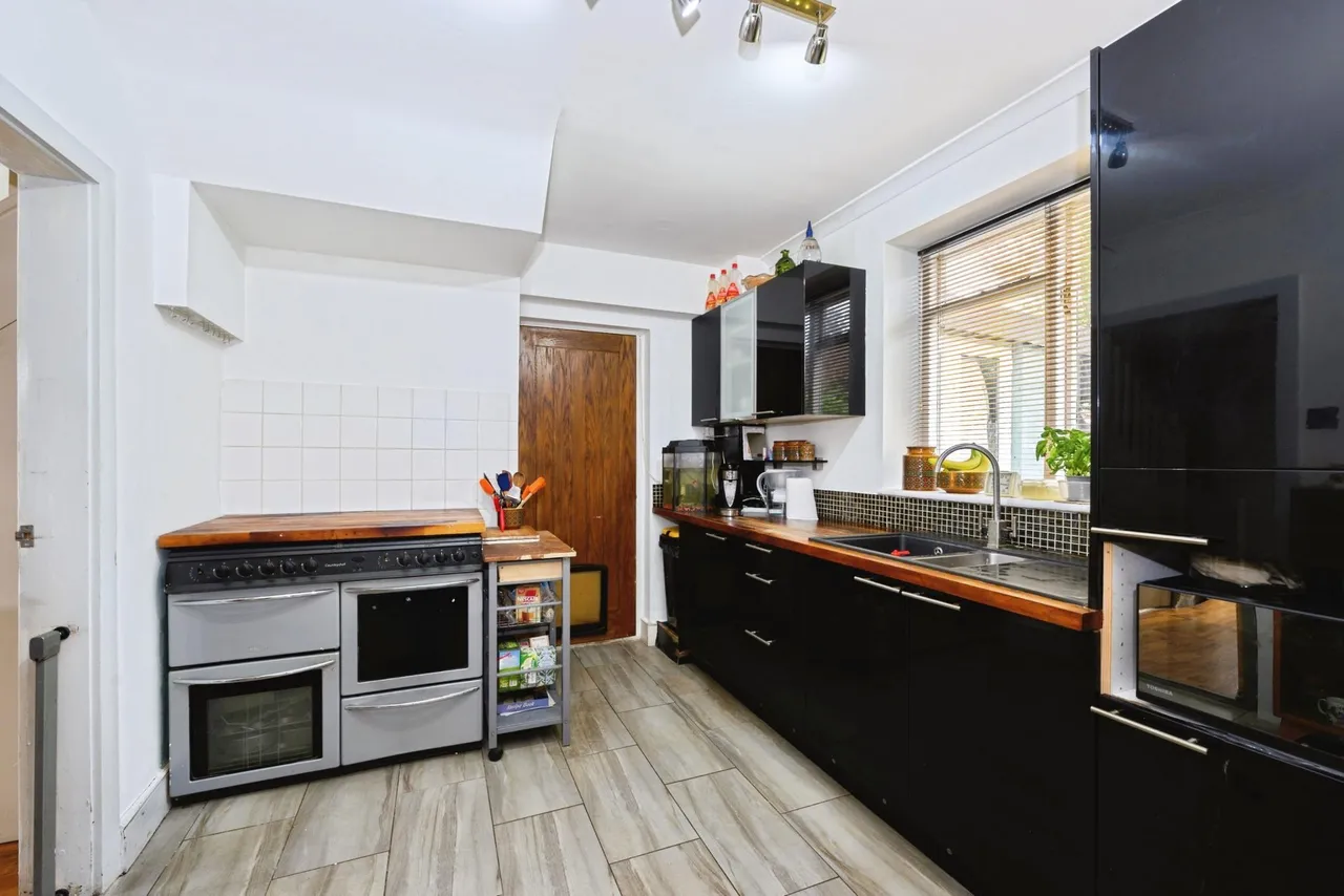 The Greenway, Epsom, KT18, photo 8