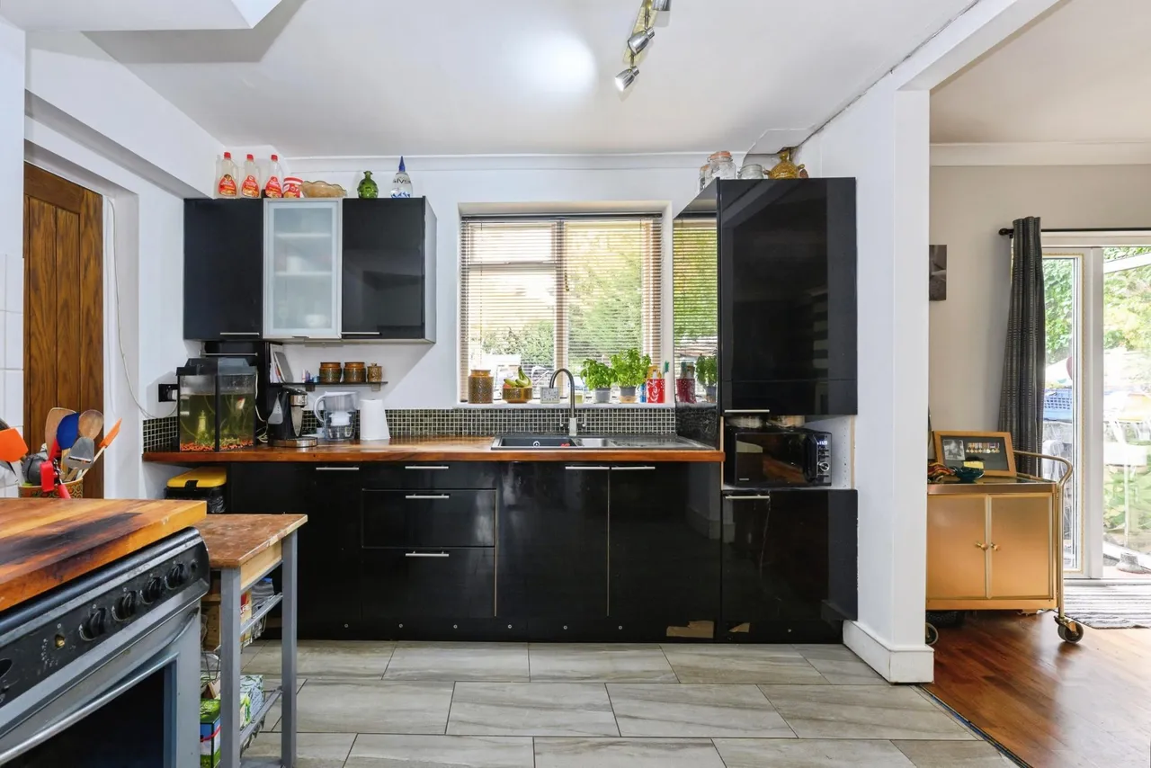 The Greenway, Epsom, KT18, photo 3