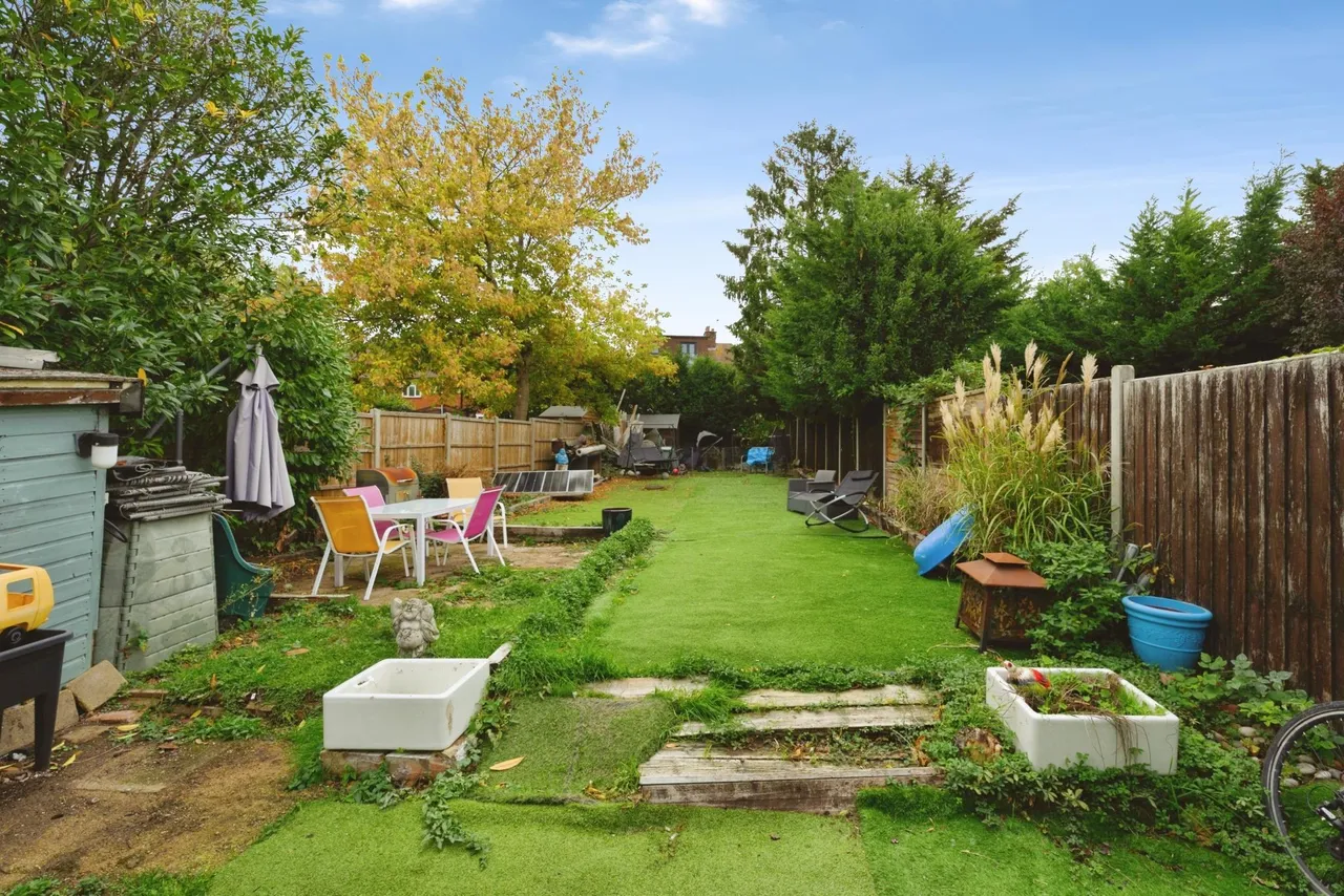 The Greenway, Epsom, KT18, photo 15