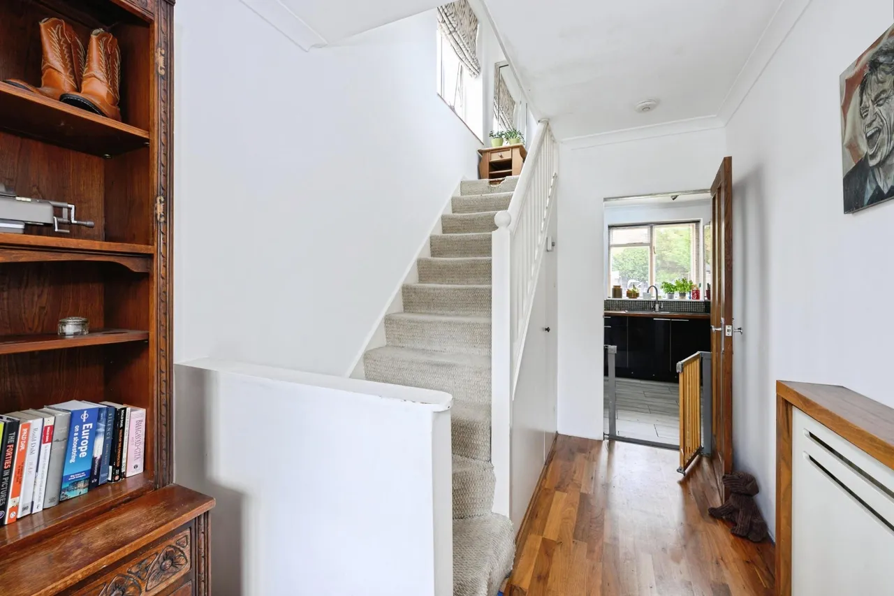 The Greenway, Epsom, KT18, photo 9