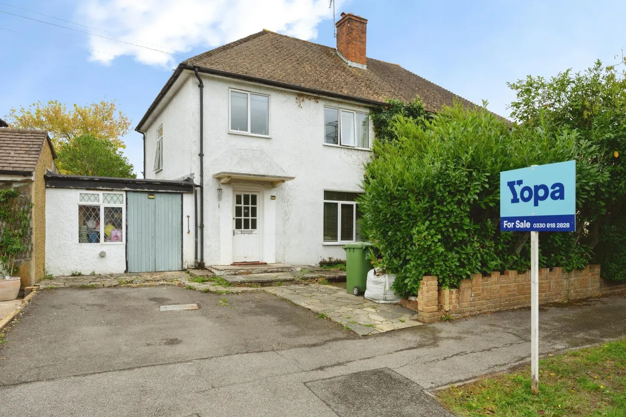 3 bed house for sale, The Greenway, Epsom, KT18