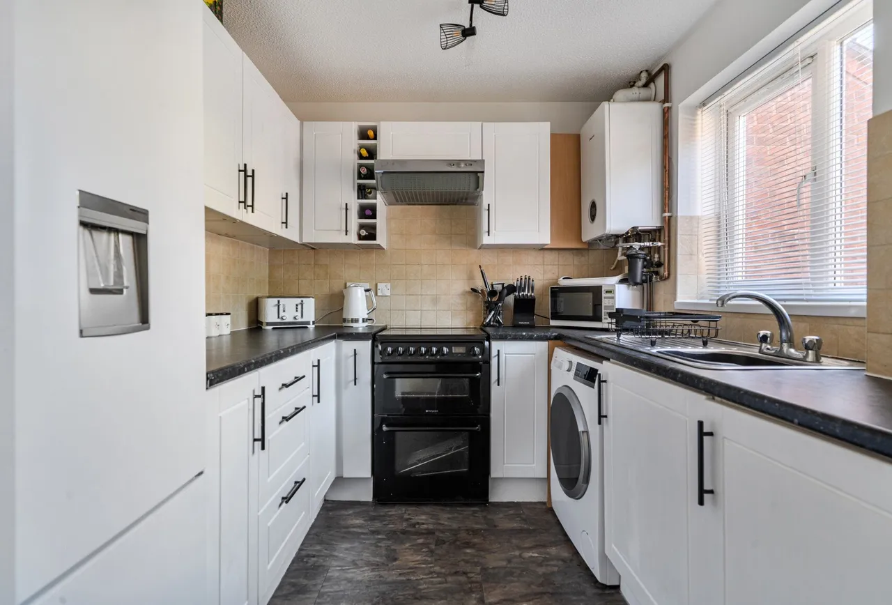 Longs Drive, Gloucestershire, Yate, BS37 5XN, photo 14