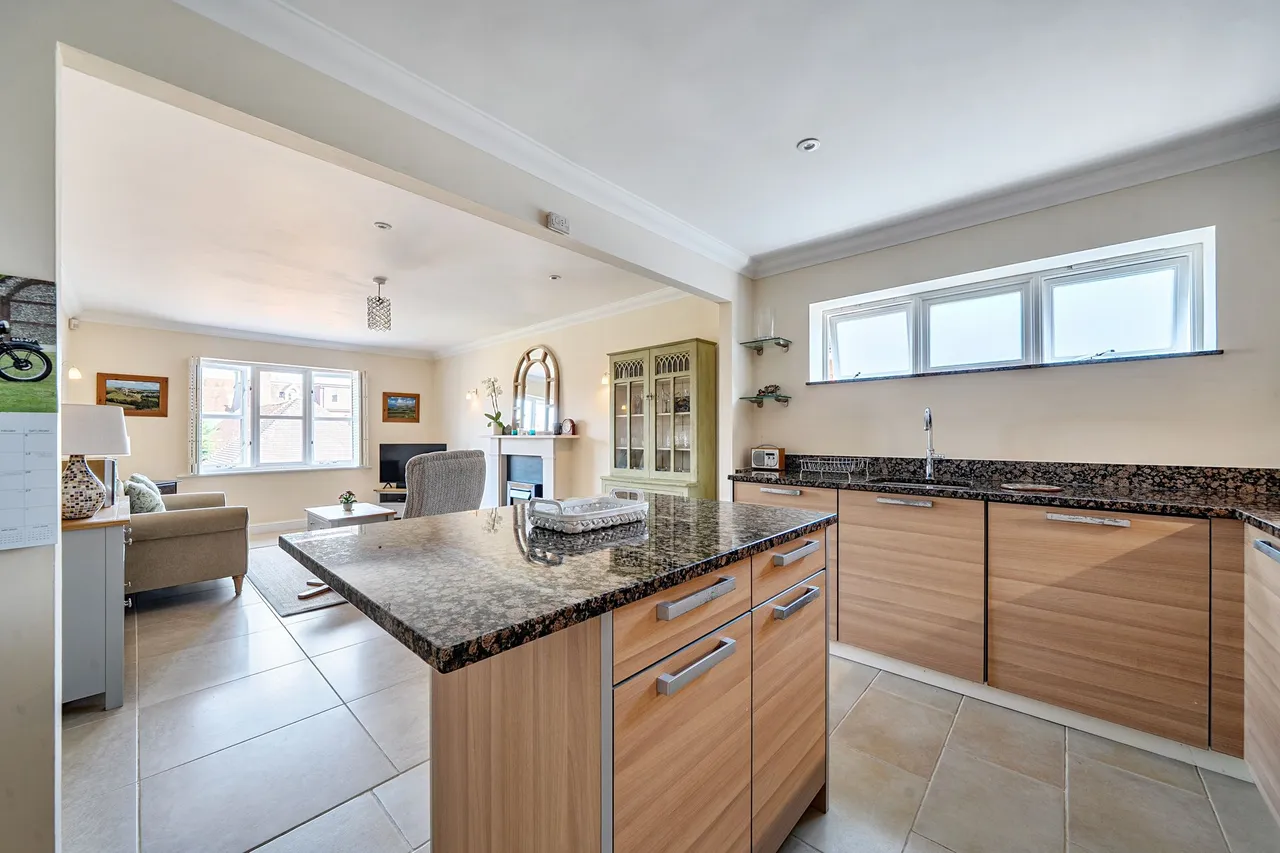 High Street, Haslemere, GU27, photo 6