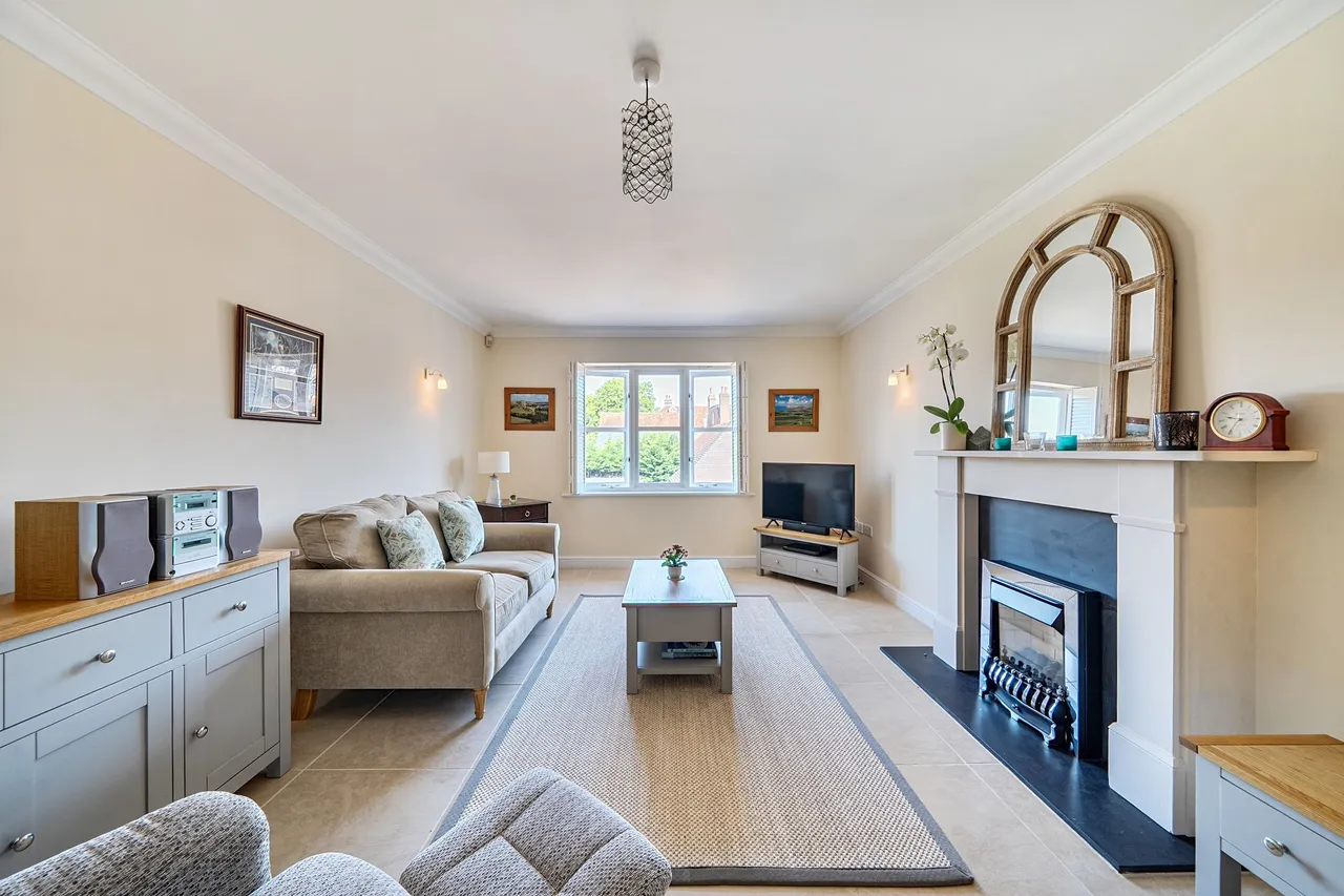 High Street, Haslemere, GU27, photo 2