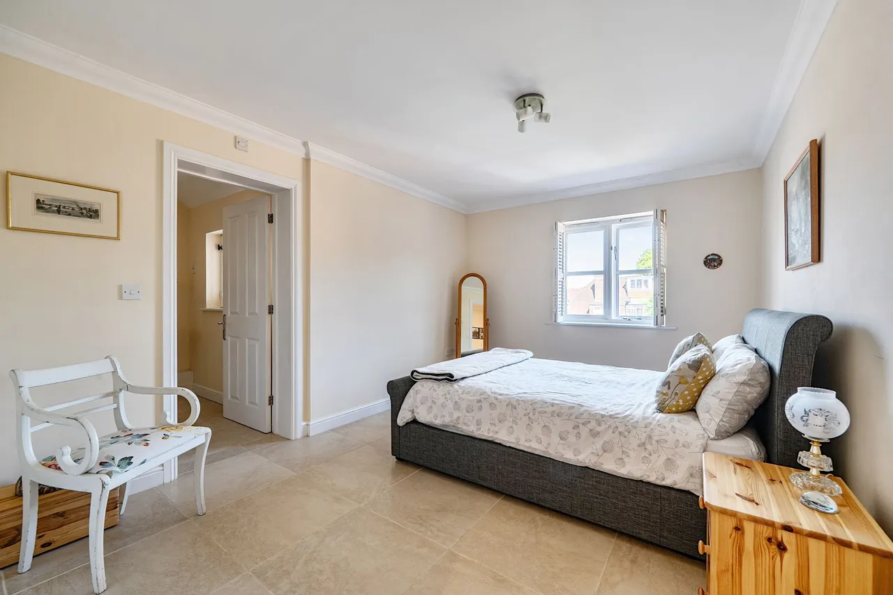 High Street, Haslemere, GU27, photo 7