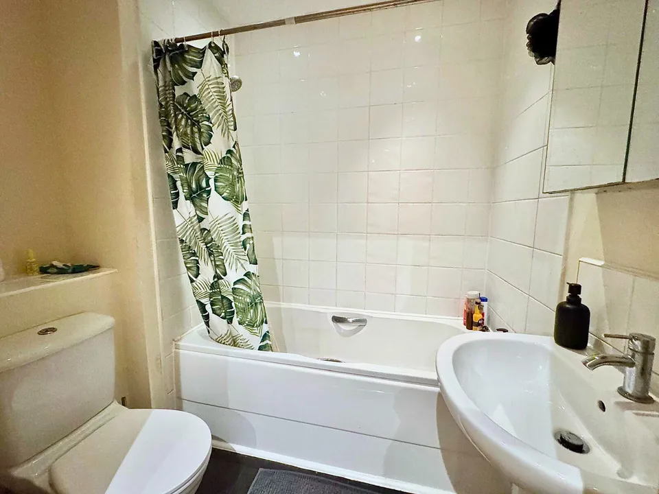 Robinson House, High Street, Crawley, West Sussex, RH10, photo 8
