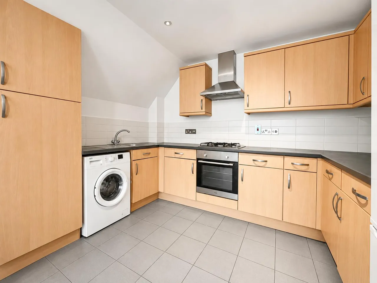 Harvey Road, Slough, SL3, photo 4