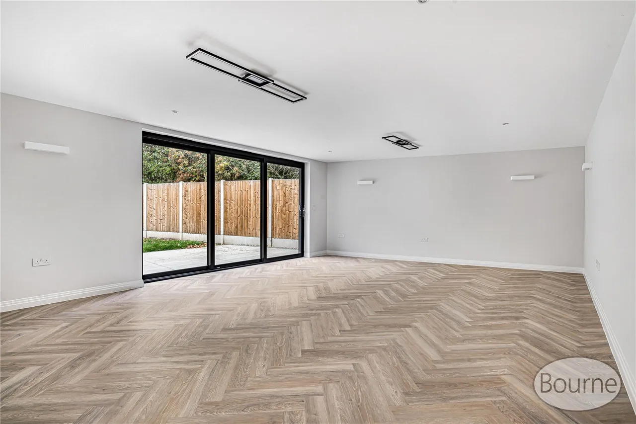Kingfield Green, Woking, GU22, photo 4