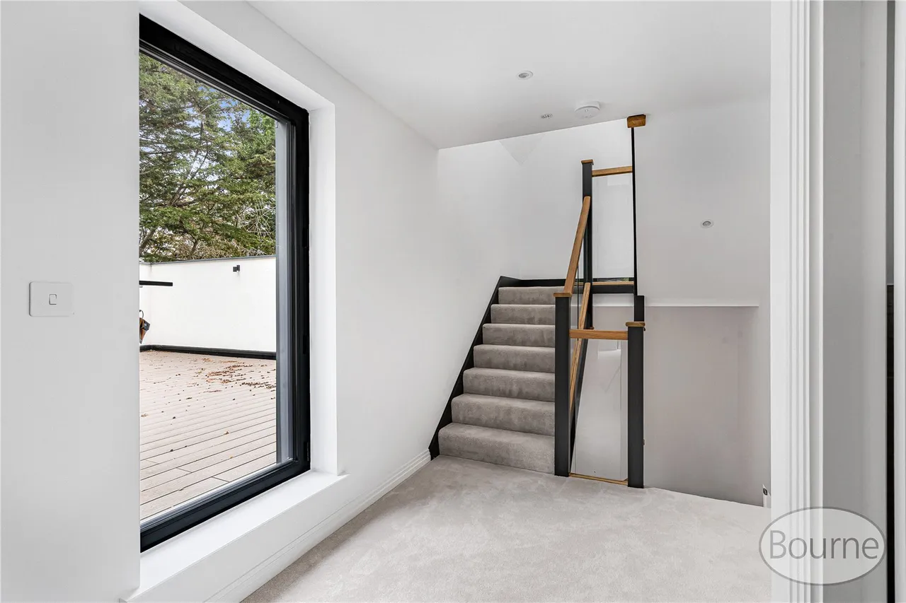 Kingfield Green, Woking, GU22, photo 13
