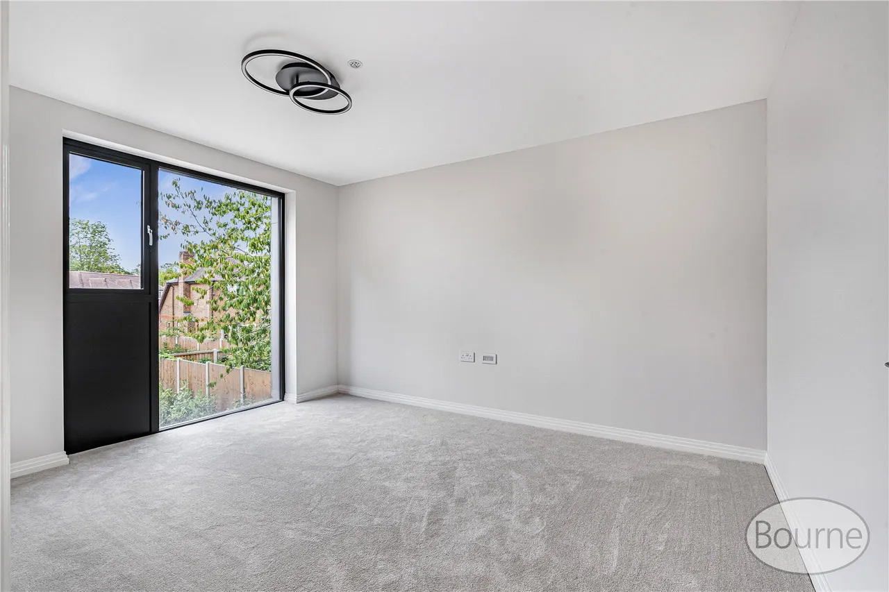 Kingfield Green, Woking, GU22, photo 11