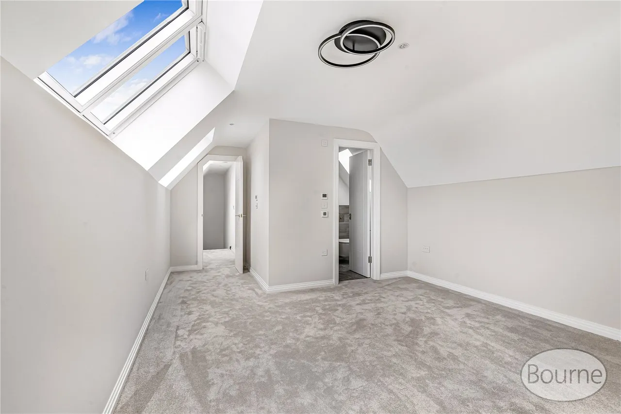 Kingfield Green, Woking, GU22, photo 14