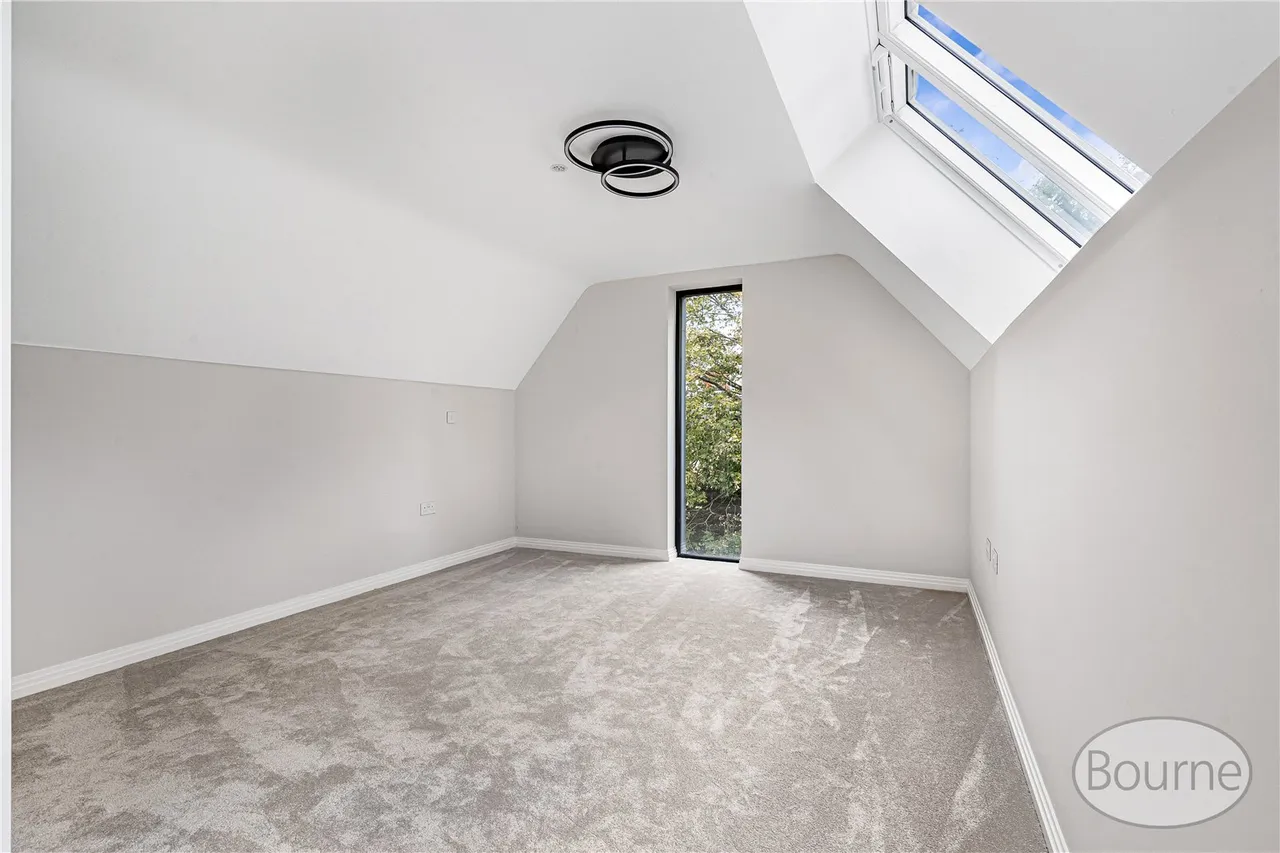 Kingfield Green, Woking, GU22, photo 15
