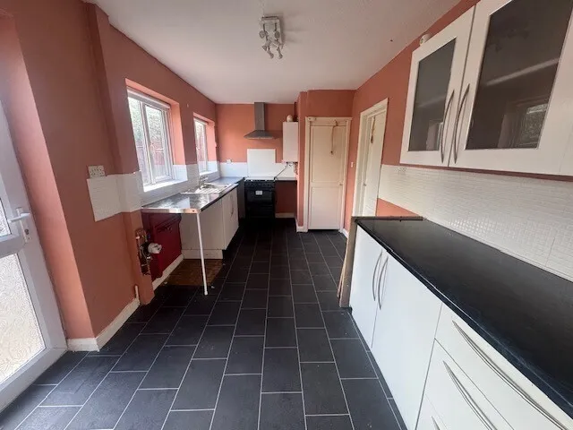 Longmead Drive, Nottingham, photo 3