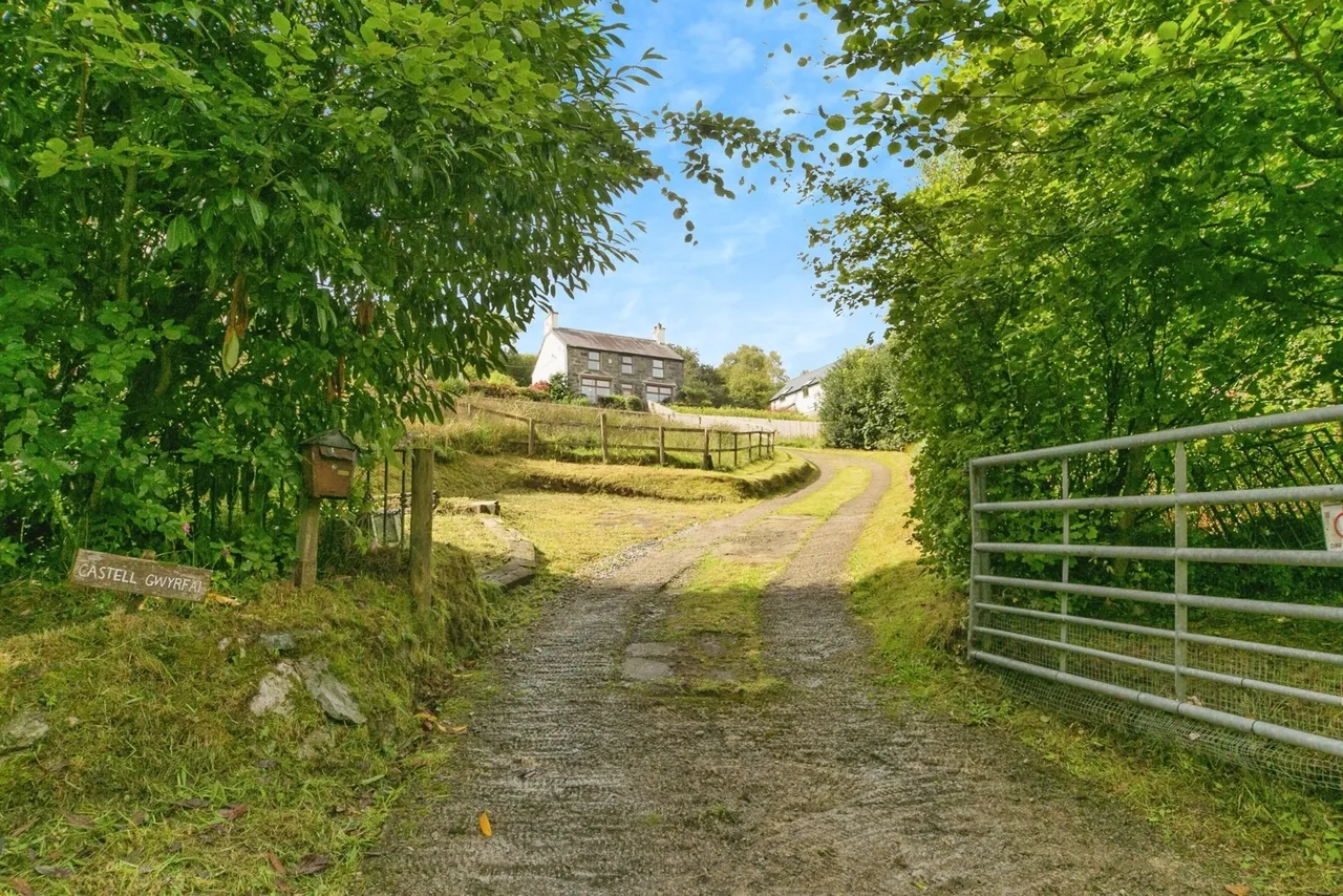 3 bed house for sale, Waunfawr, Caernarfon, LL54
