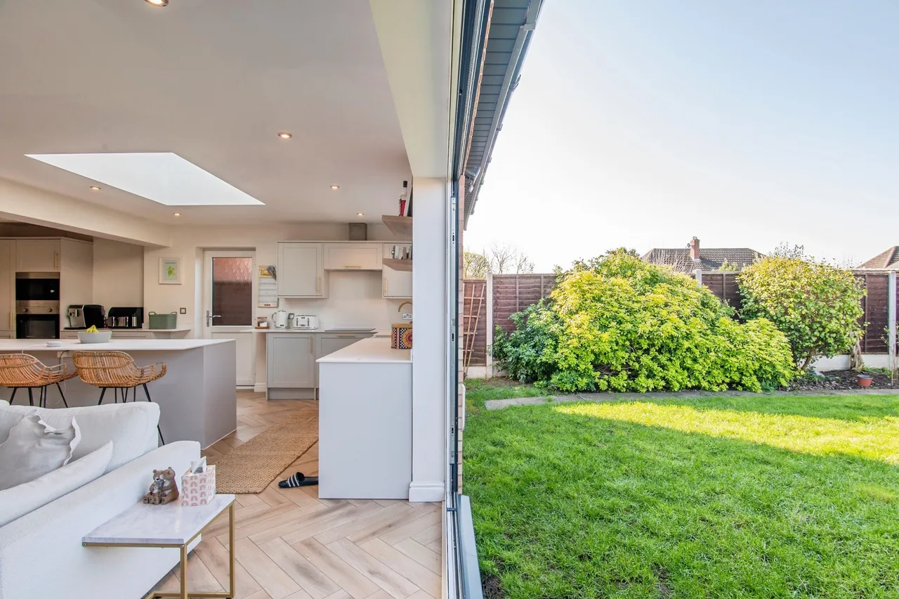 Coniston Crescent, Stourport-On-Severn, photo 2