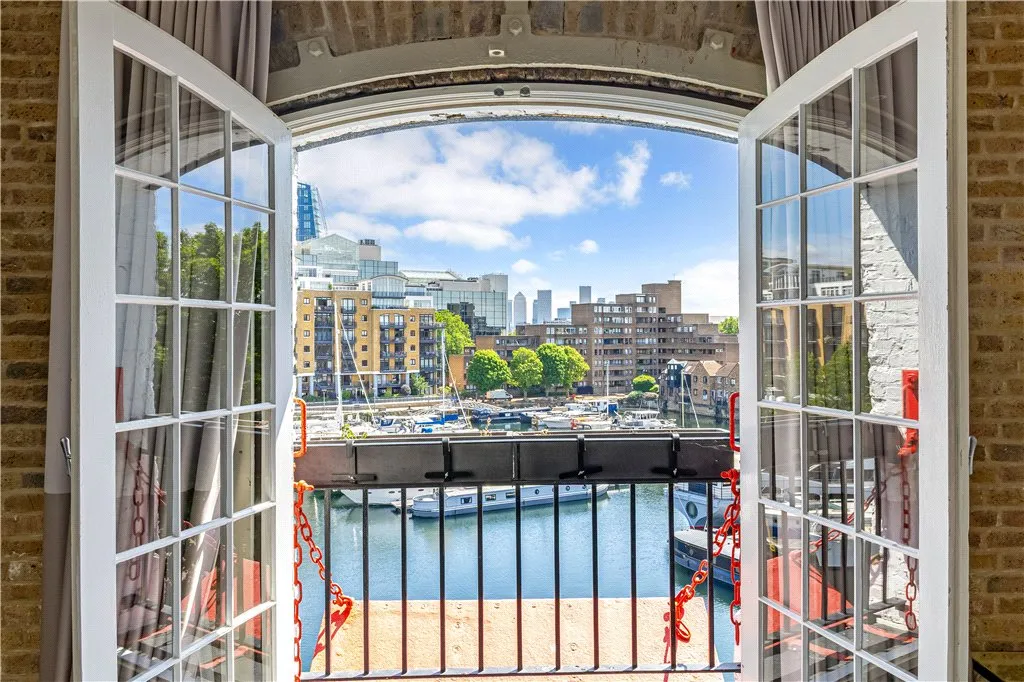 4 bed 4 bedroom for sale — 4 bedroom for sale in Ivory House, London, E1W