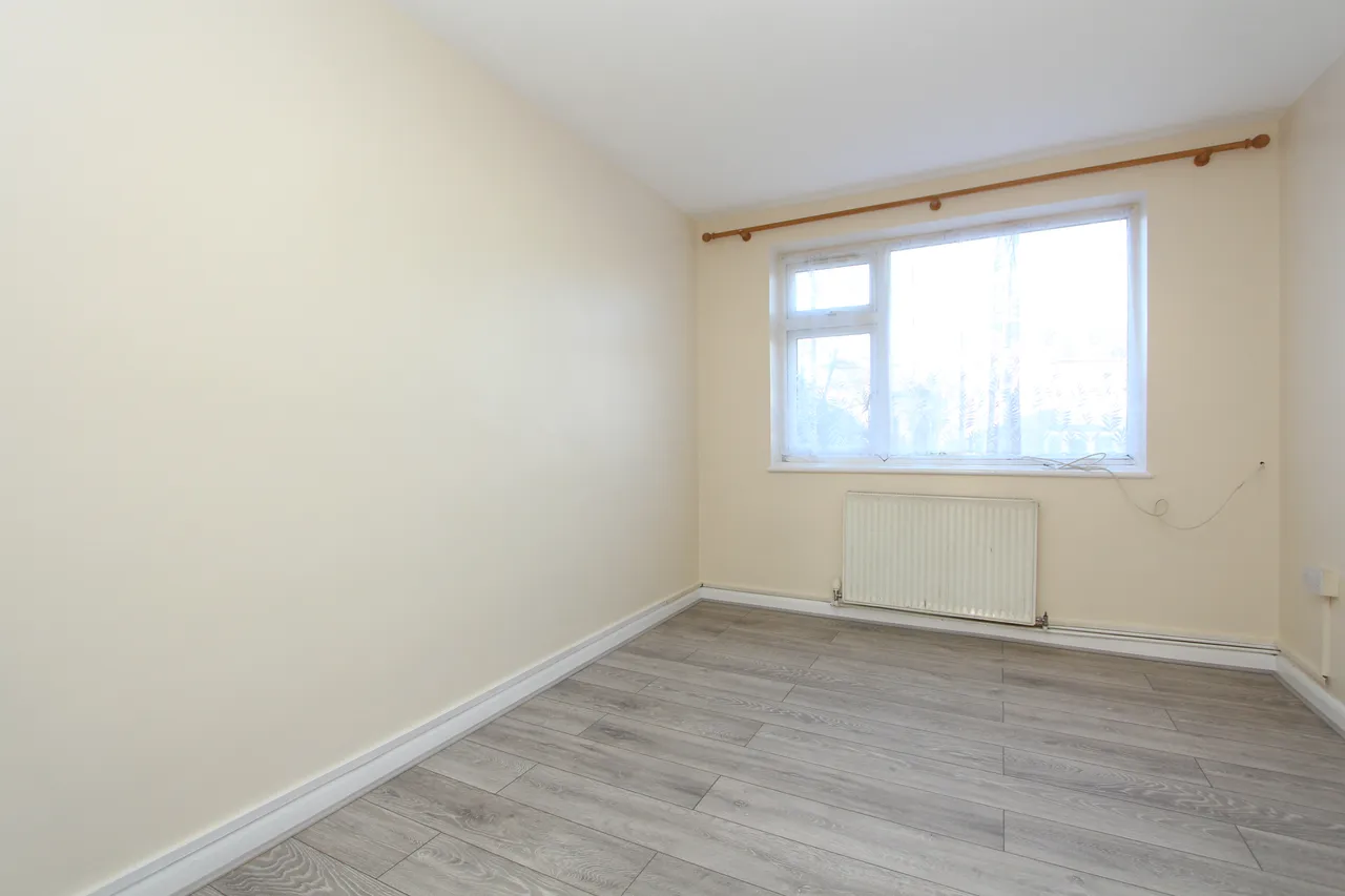 Nicola Close, Harrow, HA3, photo 7