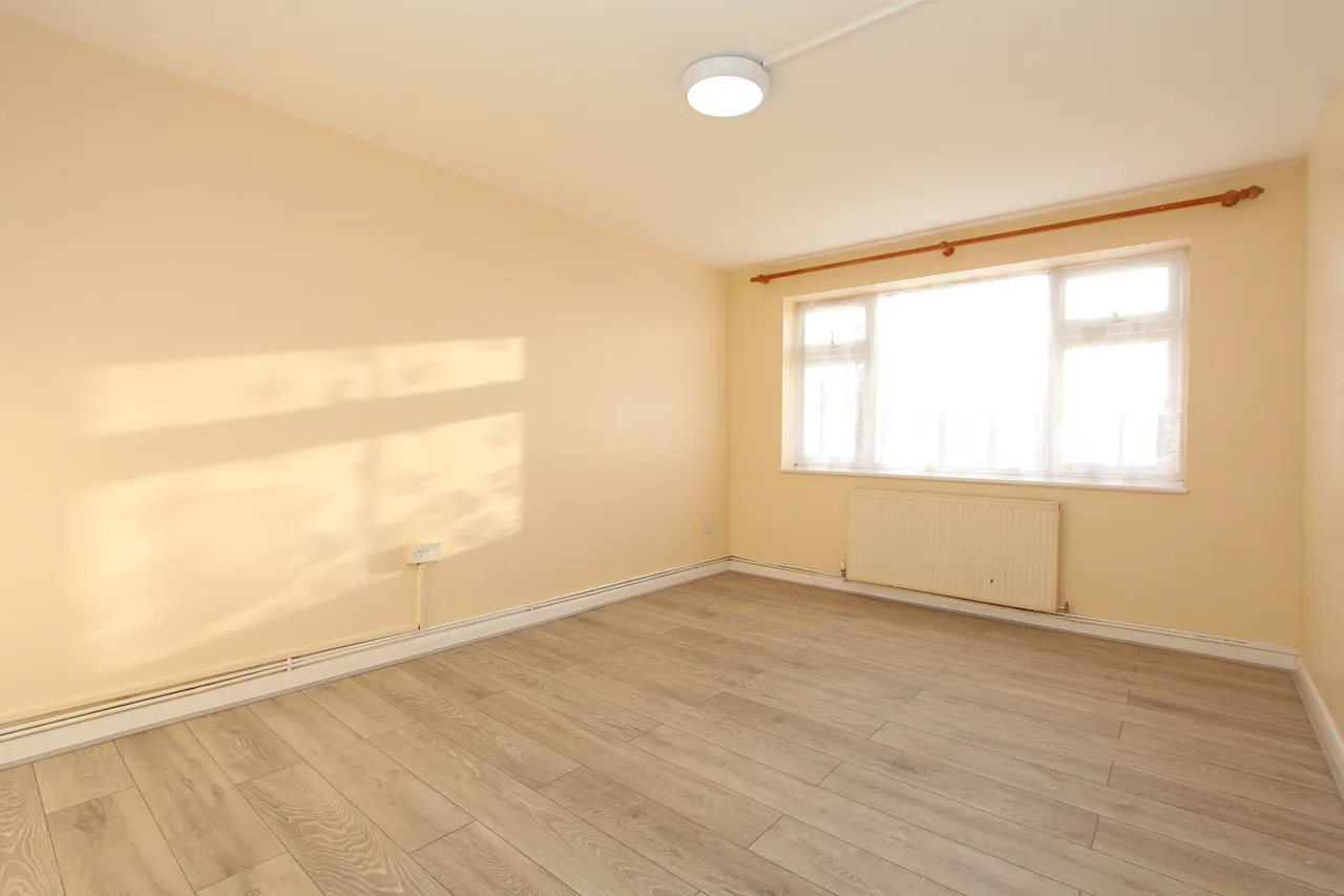 Nicola Close, Harrow, HA3, photo 5