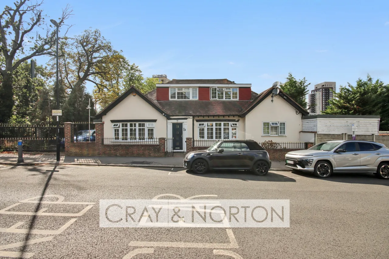 5 bed house for sale, Addiscombe Road, East Croydon, CR0