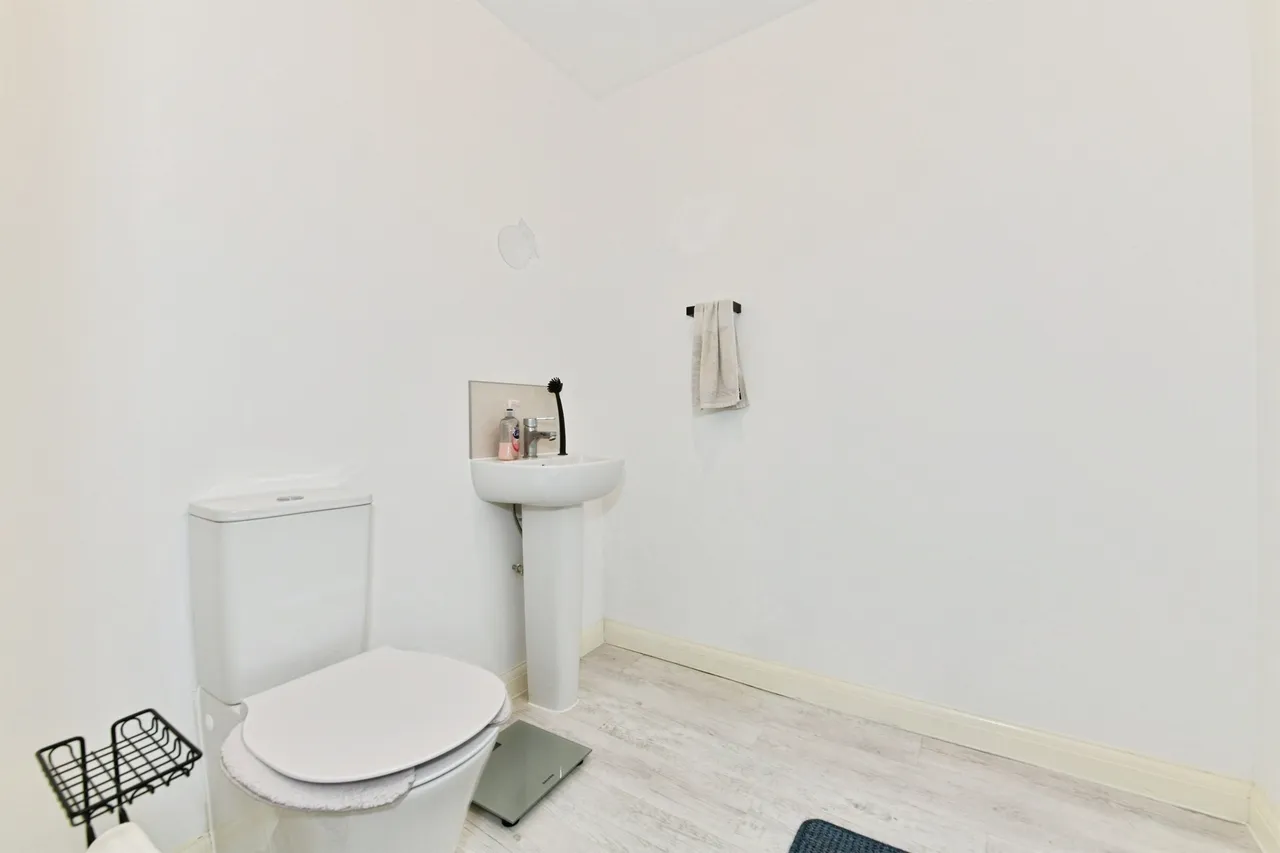 Biddle Combe Close, Wells, BA5, photo 12