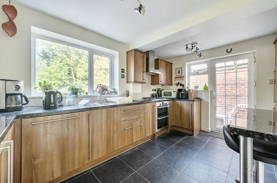 Antrim Road, Woodley, RG5, photo 2