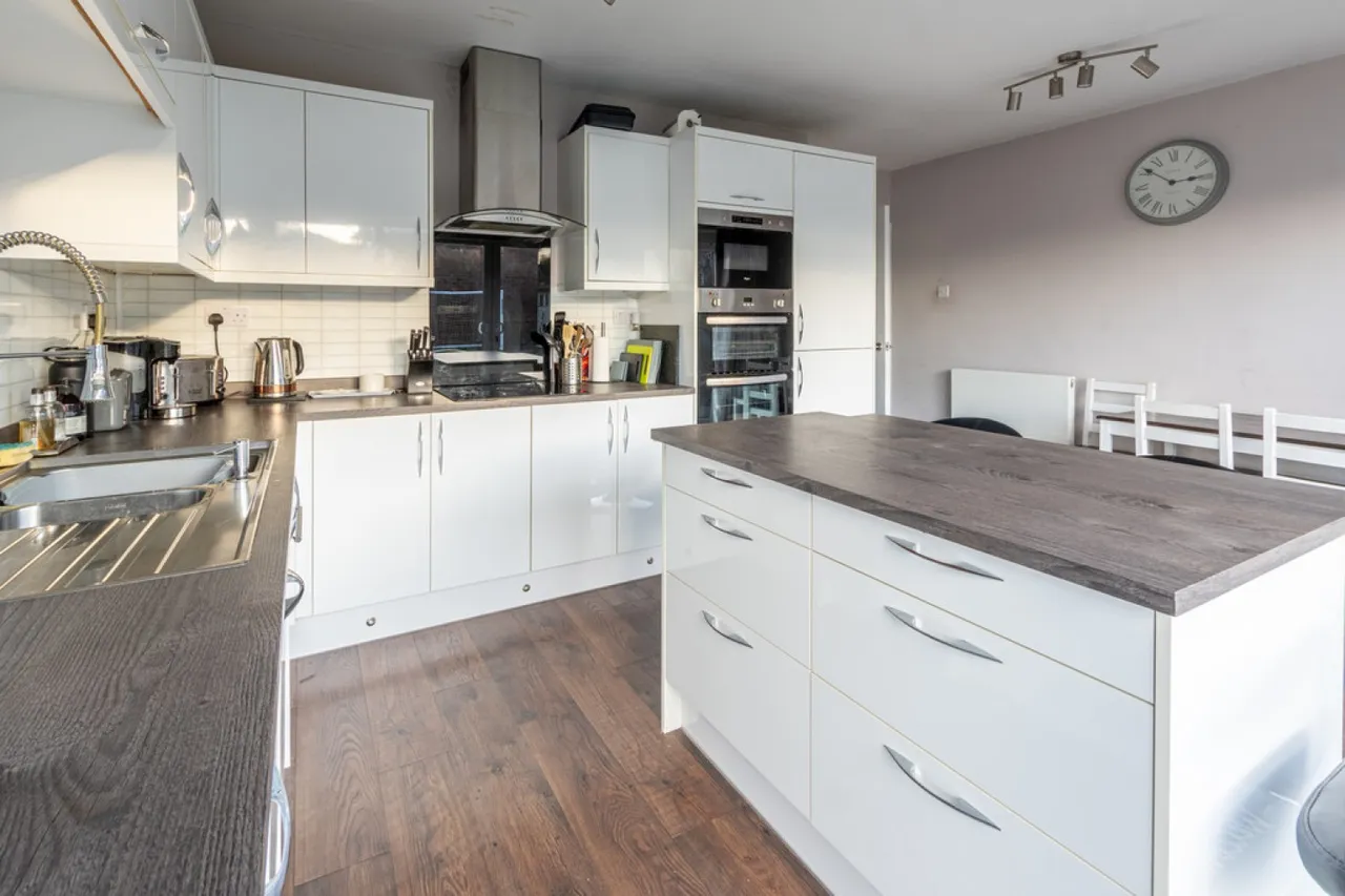 Arundel Drive, Worcester, photo 5