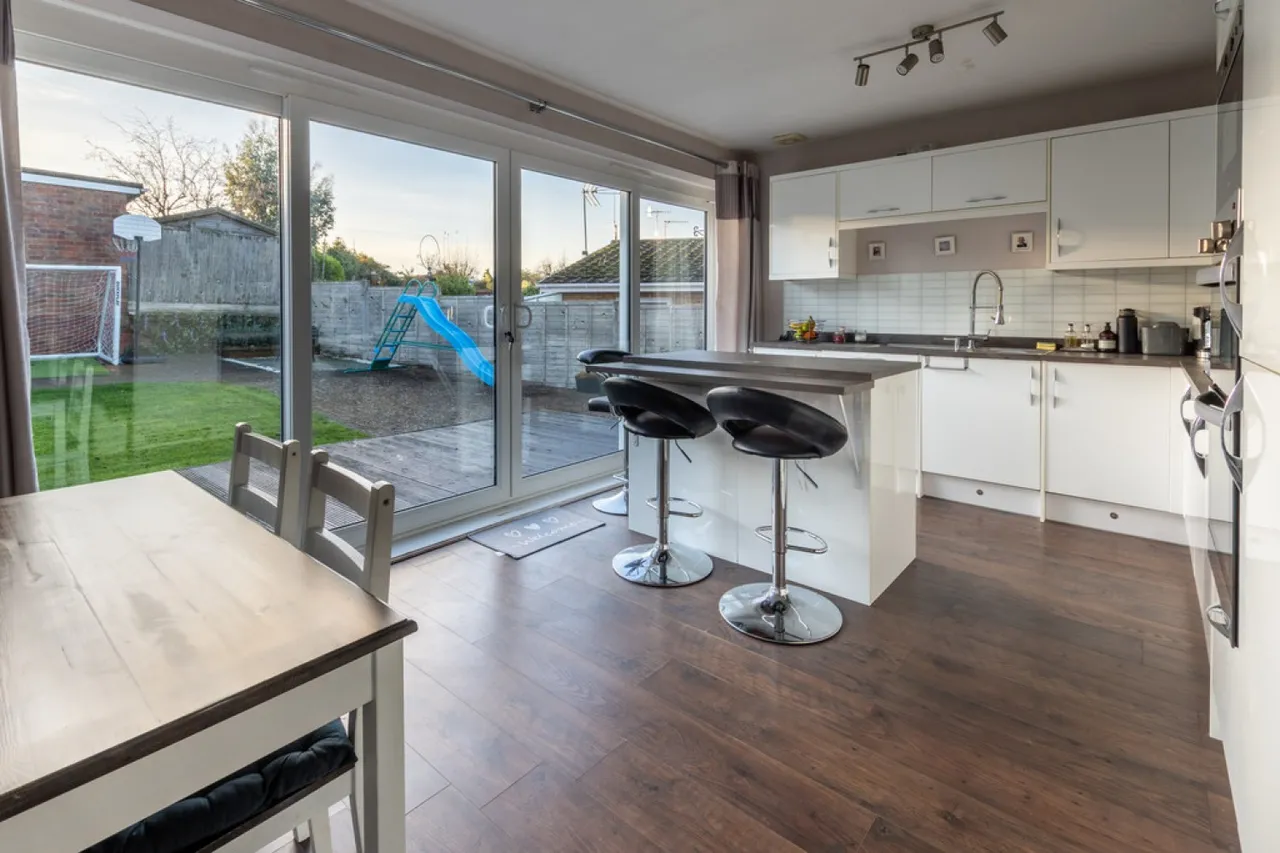 Arundel Drive, Worcester, photo 3