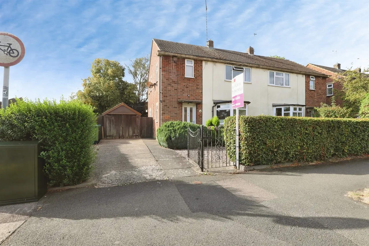 3 bed house for sale — Western Avenue, Market Harborough
