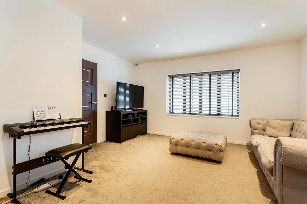 Beeches Close, Kingswood, photo 9